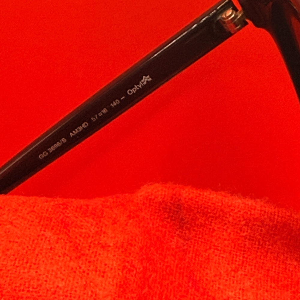 Gucci Black Women's Oversized Sunglasses - Picture 6 of 16